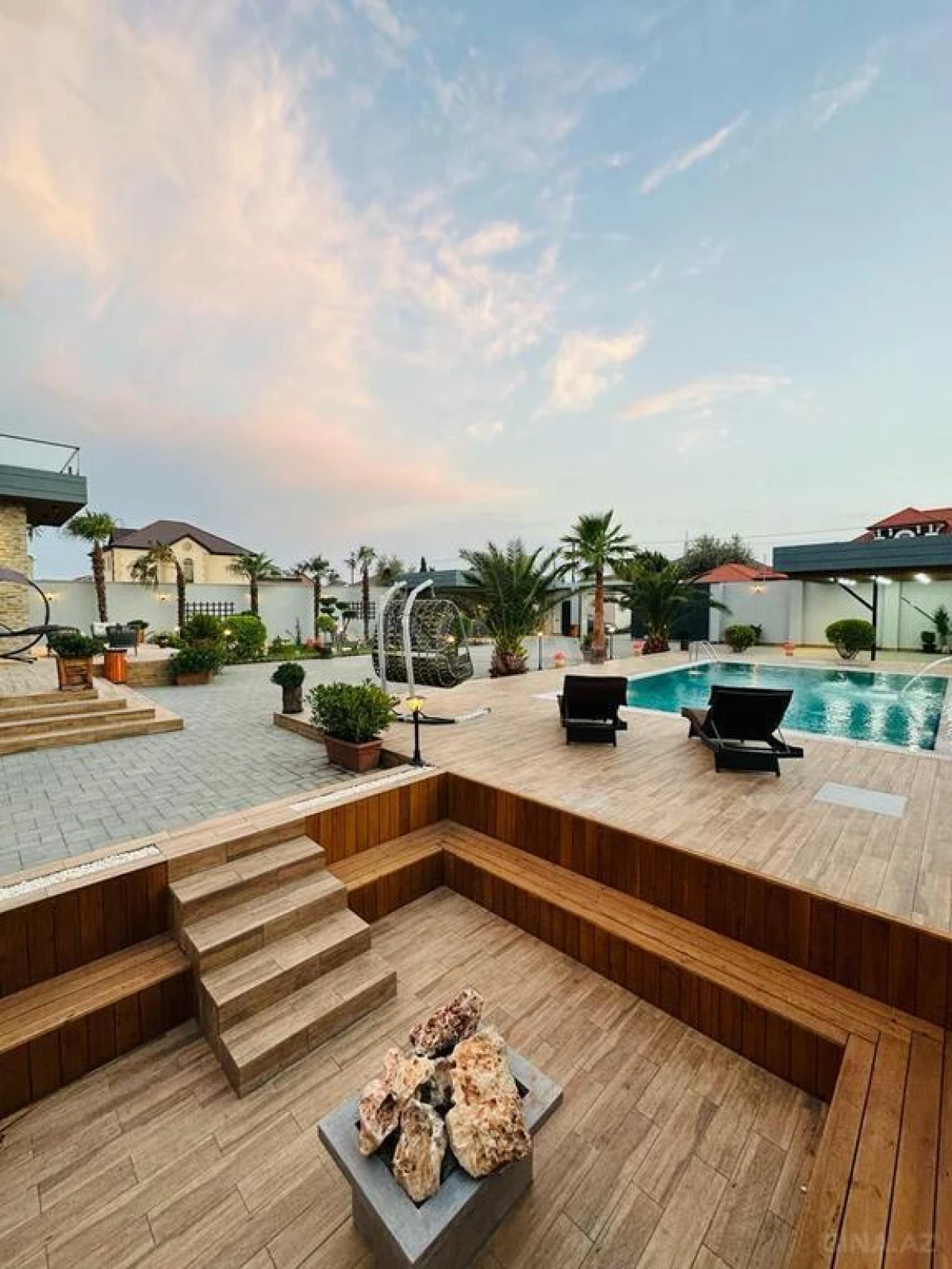 Kirayə verilir 6 otaqlı həyət evi 320 m²