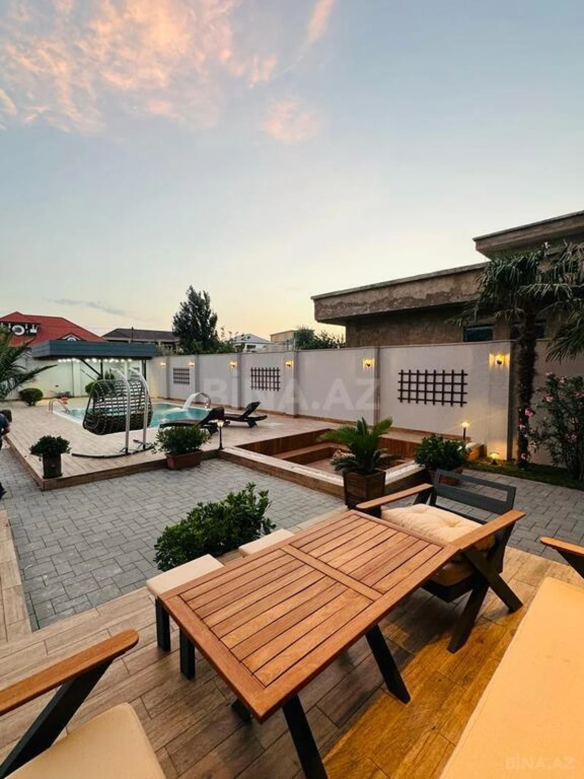 Kirayə verilir 6 otaqlı həyət evi 320 m²