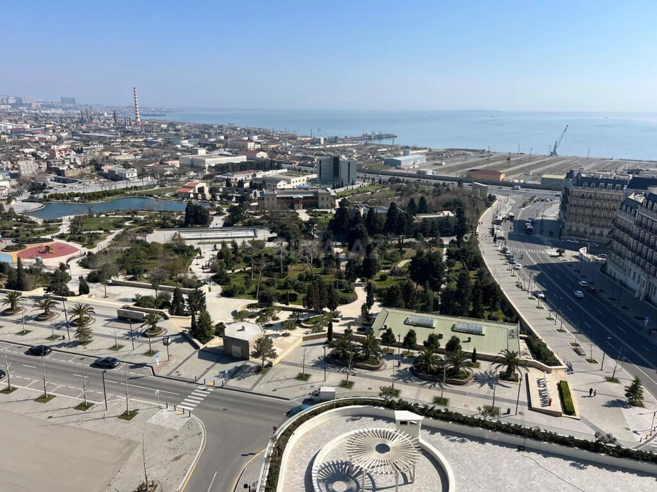 Satılır 3 otaqlı mənzil 109 m²