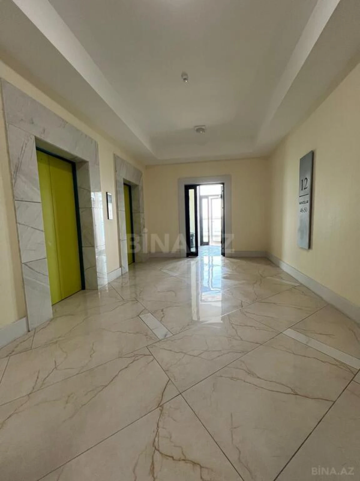 Satılır 3 otaqlı mənzil 109 m²
