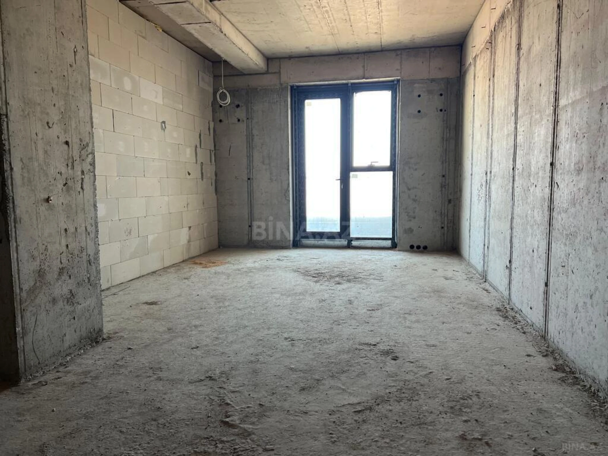 Satılır 3 otaqlı mənzil 109 m²