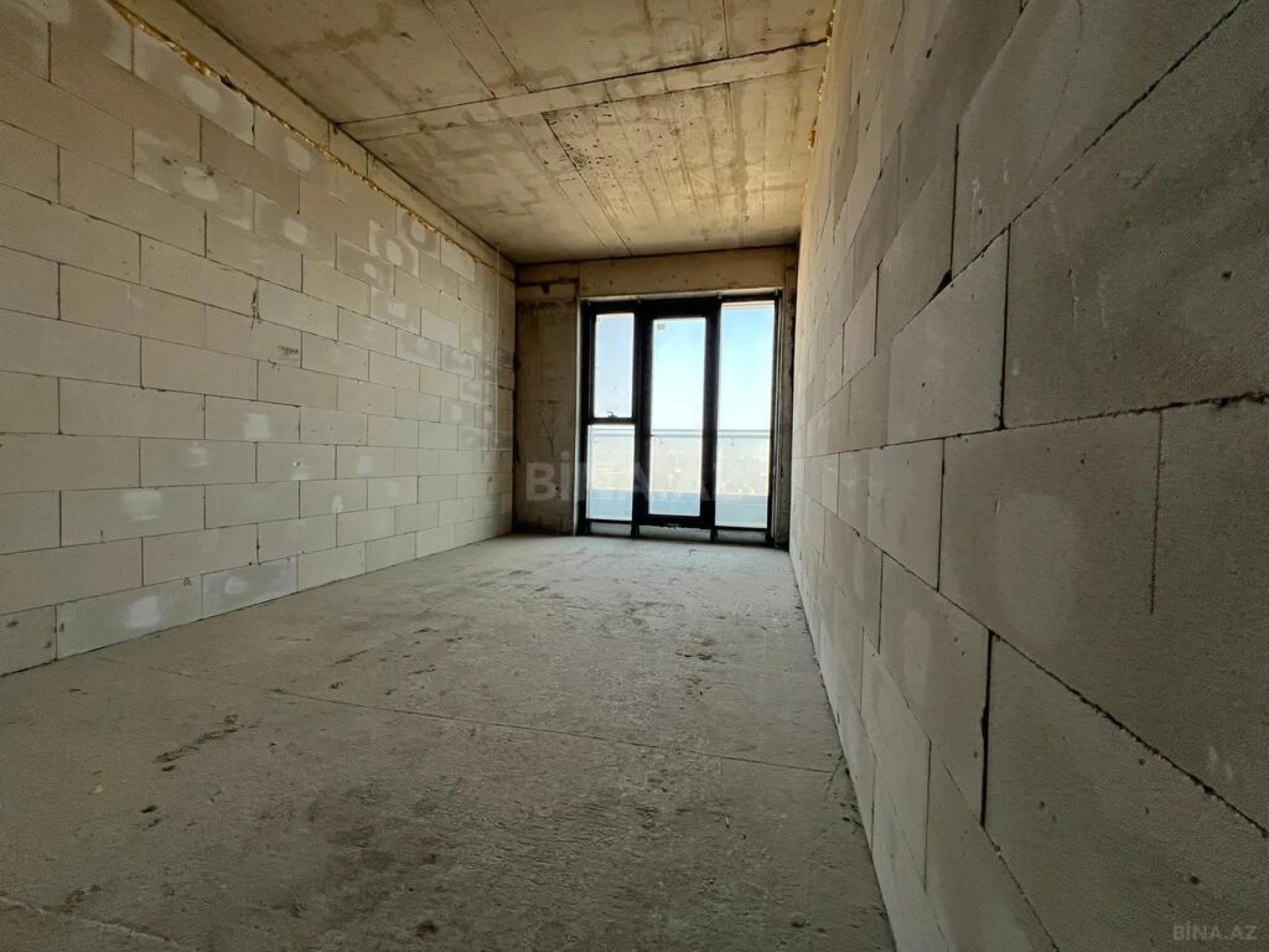 Satılır 3 otaqlı mənzil 109 m²