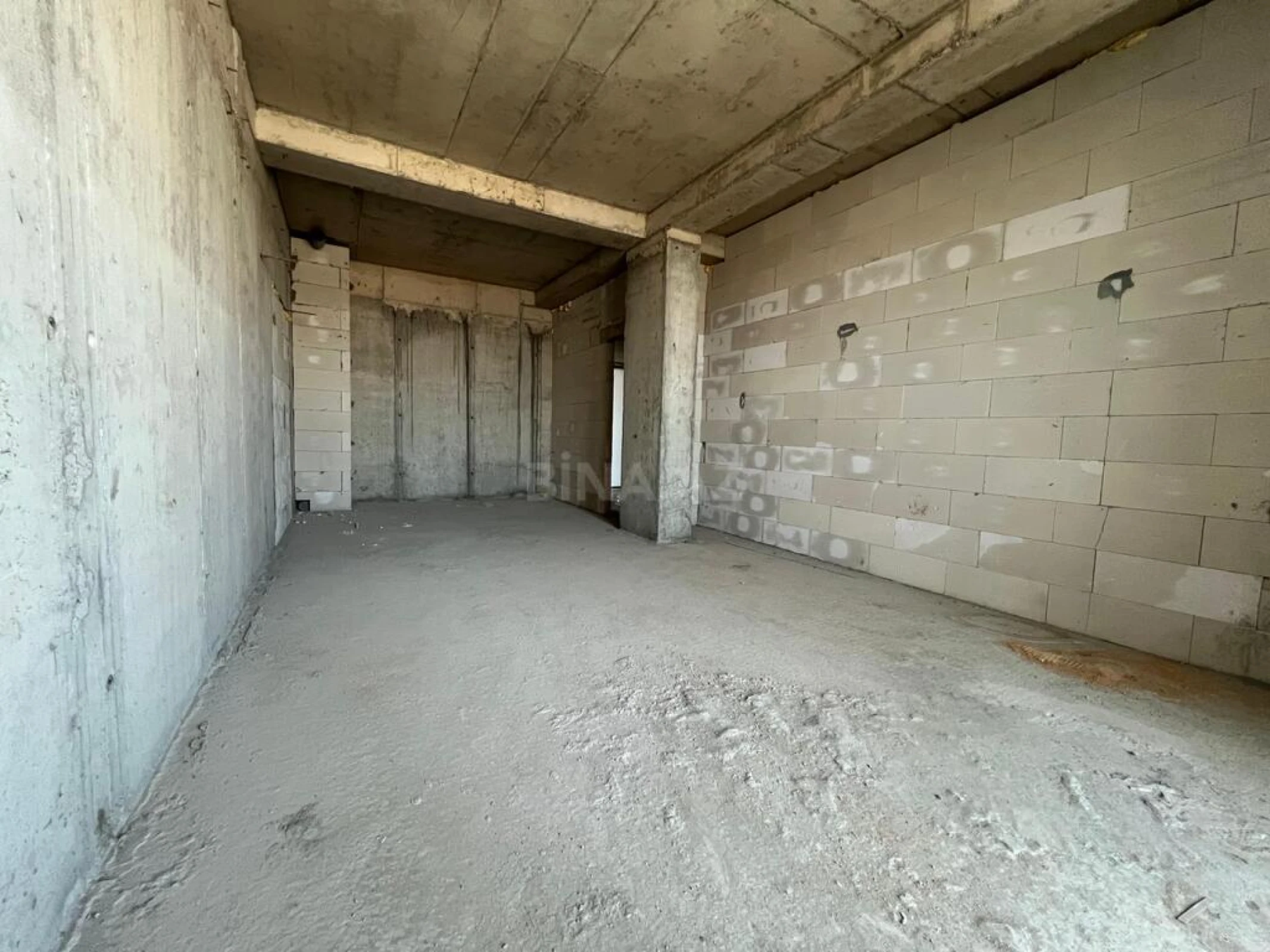 Satılır 3 otaqlı mənzil 109 m²