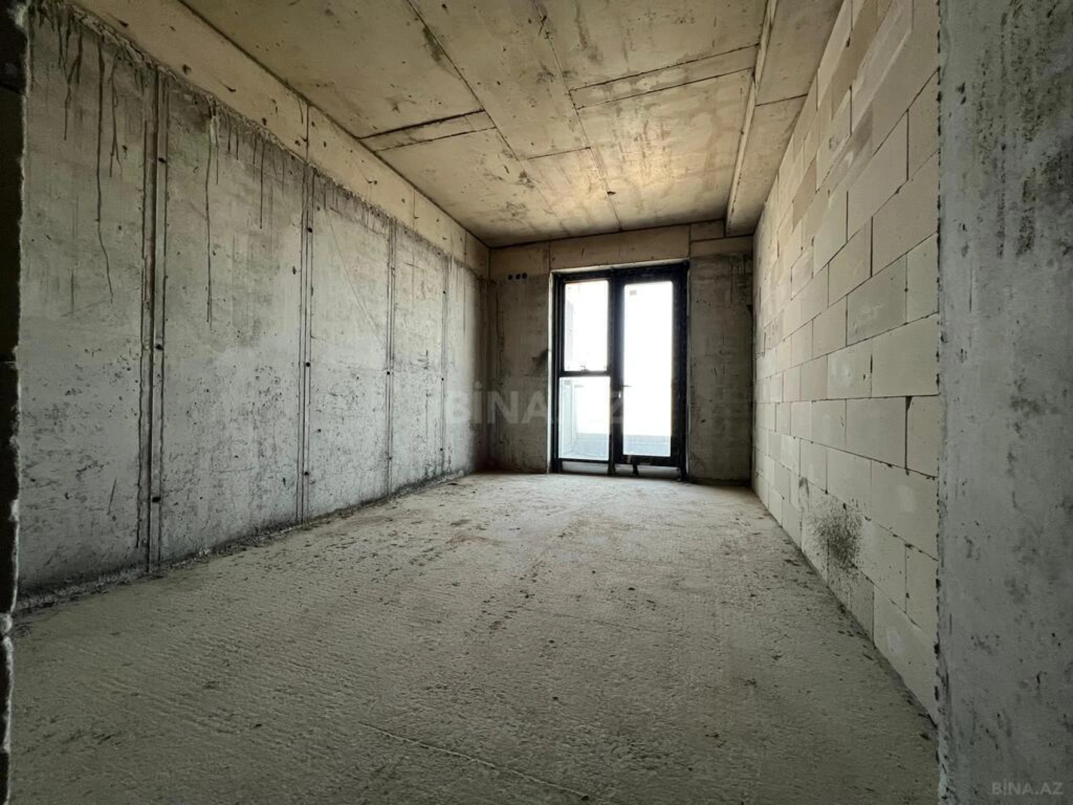 Satılır 3 otaqlı mənzil 109 m²