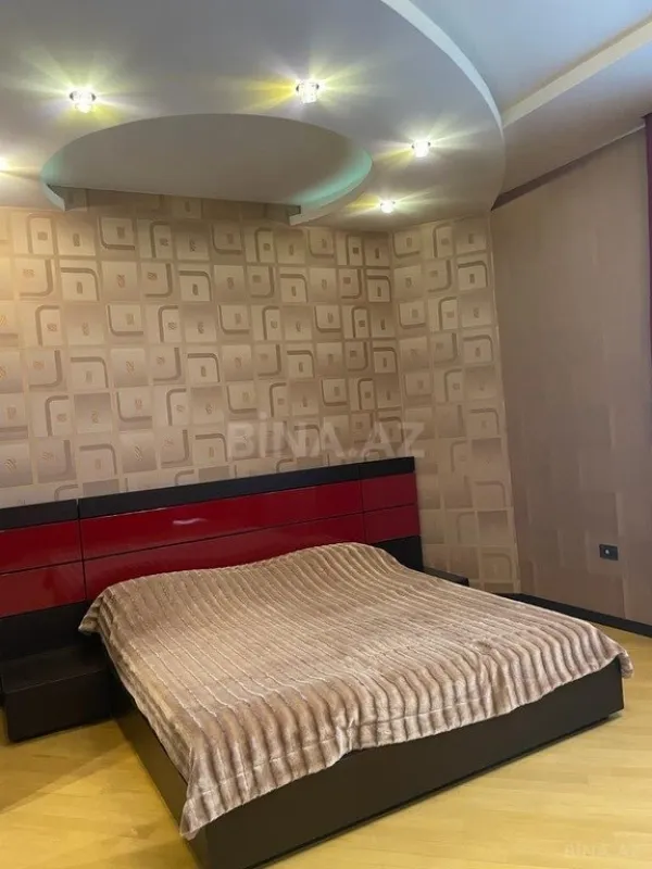 Satılır 3 otaqlı mənzil 185 m²