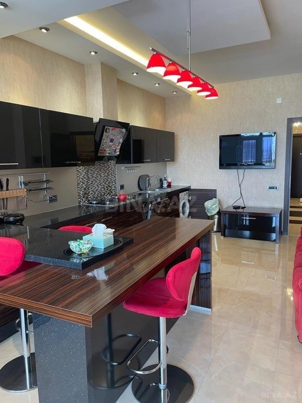 Satılır 3 otaqlı mənzil 185 m²