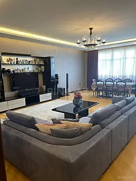 Satılır 3 otaqlı mənzil 185 m²