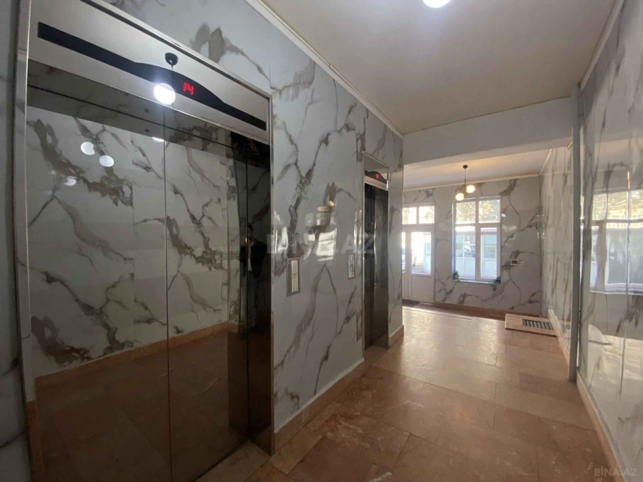 Satılır 3 otaqlı mənzil 185 m²