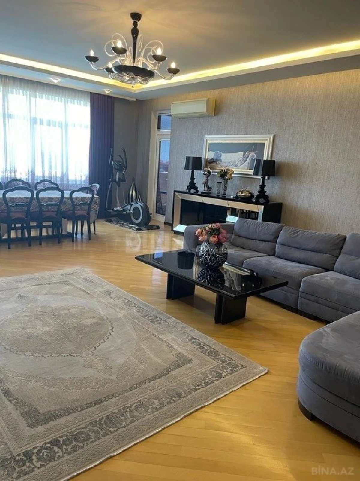 Satılır 3 otaqlı mənzil 185 m²