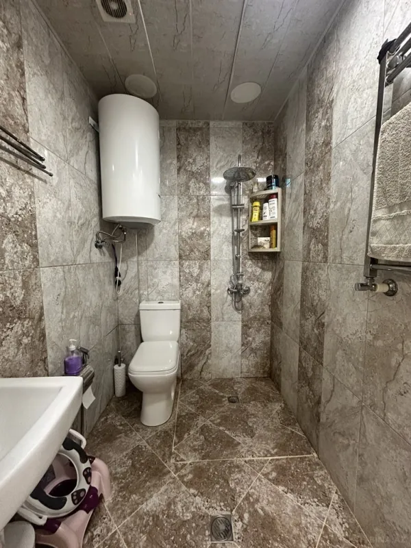 Satılır 2 otaqlı mənzil 56 m²
