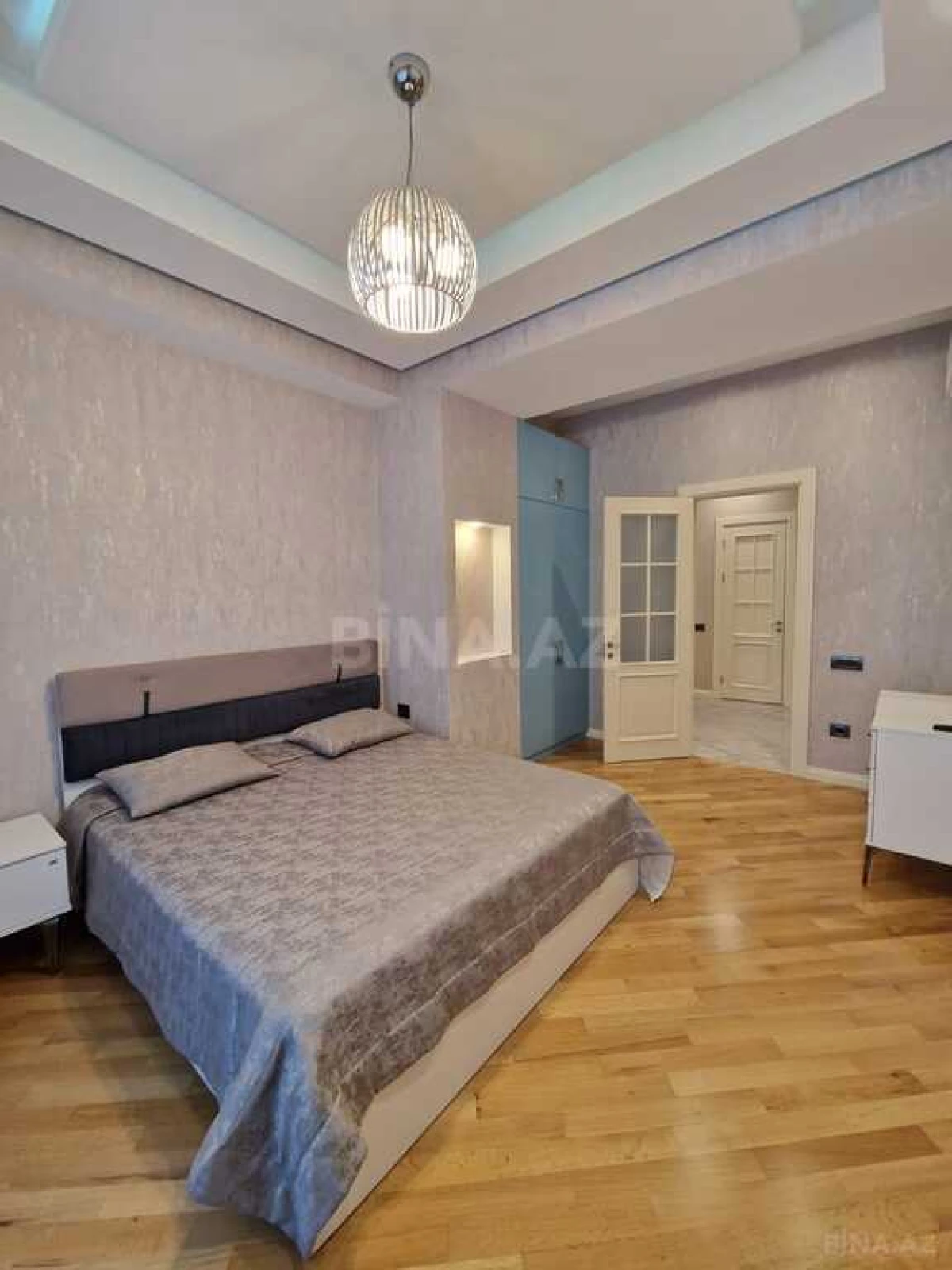 Satılır 3 otaqlı mənzil 132 m²