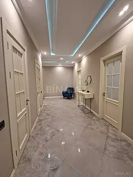 Satılır 3 otaqlı mənzil 132 m²