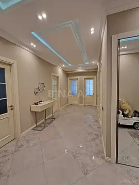 Satılır 3 otaqlı mənzil 132 m²