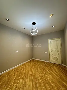 Satılır 4 otaqlı mənzil 140 m²