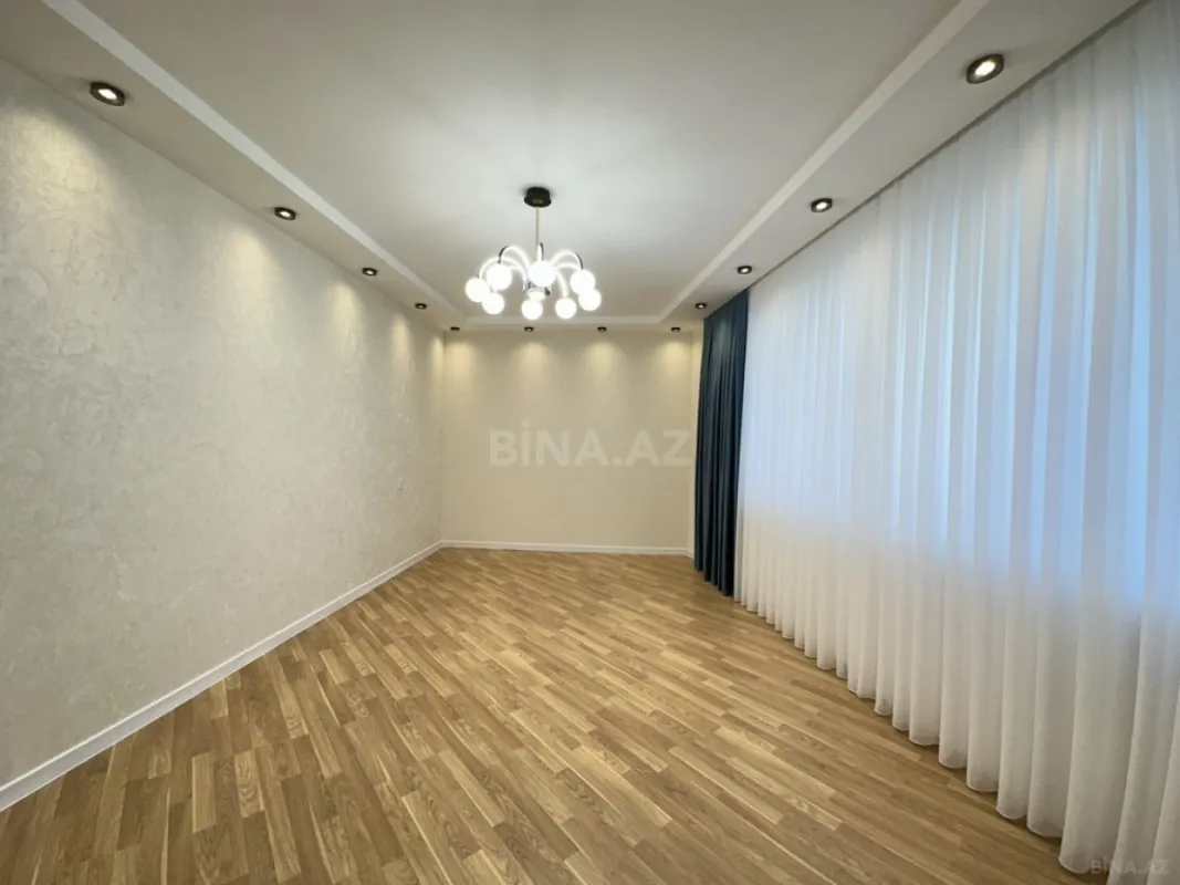 Satılır 4 otaqlı mənzil 140 m²