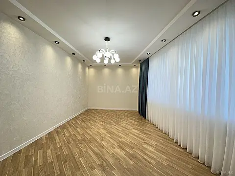 Satılır 4 otaqlı mənzil 140 m²