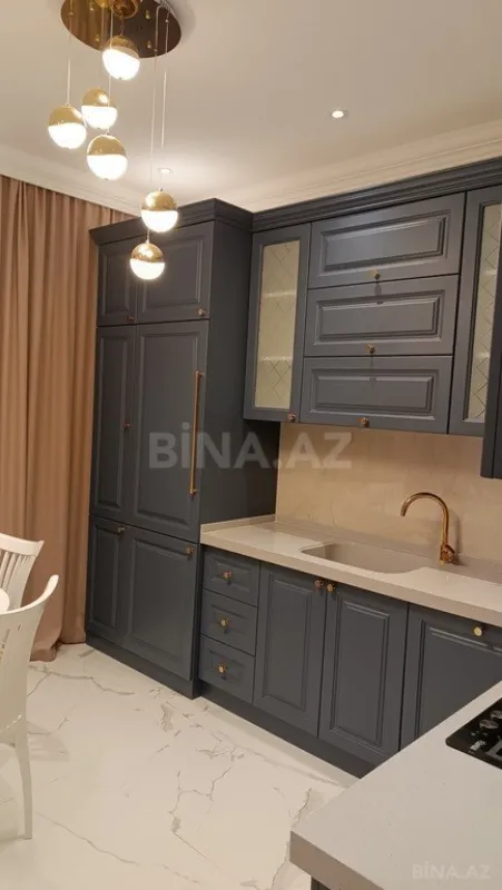 Kirayə verilir 3 otaqlı mənzil 148 m²