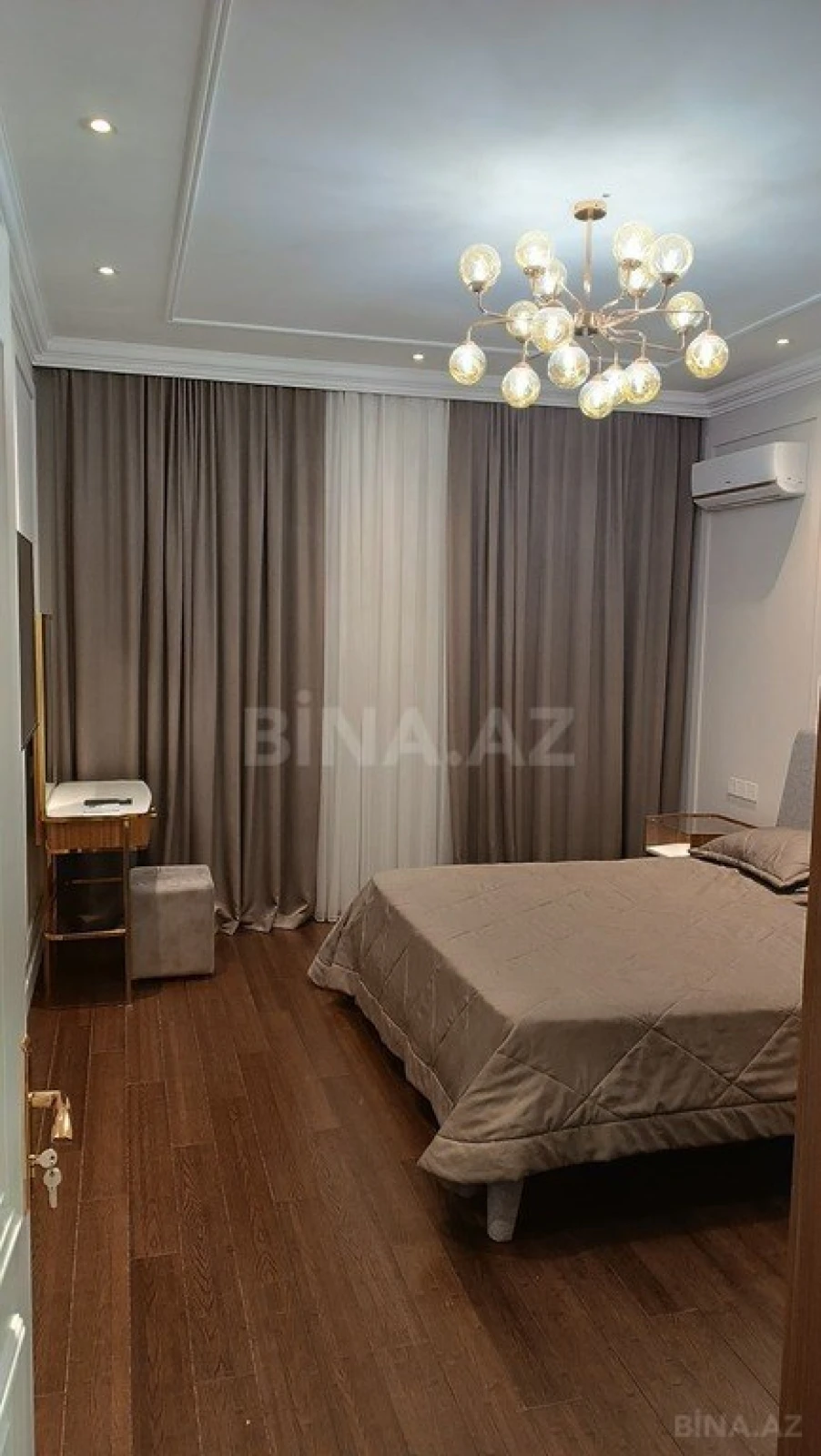 Kirayə verilir 3 otaqlı mənzil 148 m²
