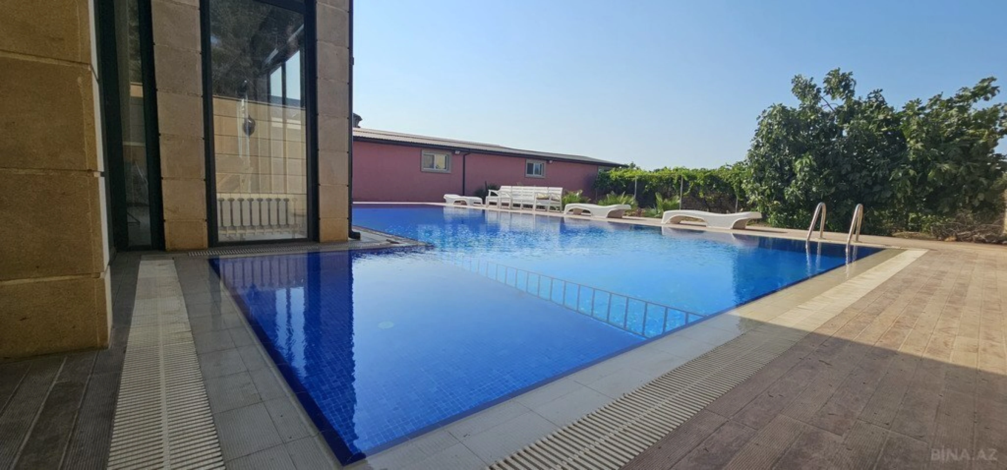 Kirayə verilir 3 otaqlı həyət evi 220 m²