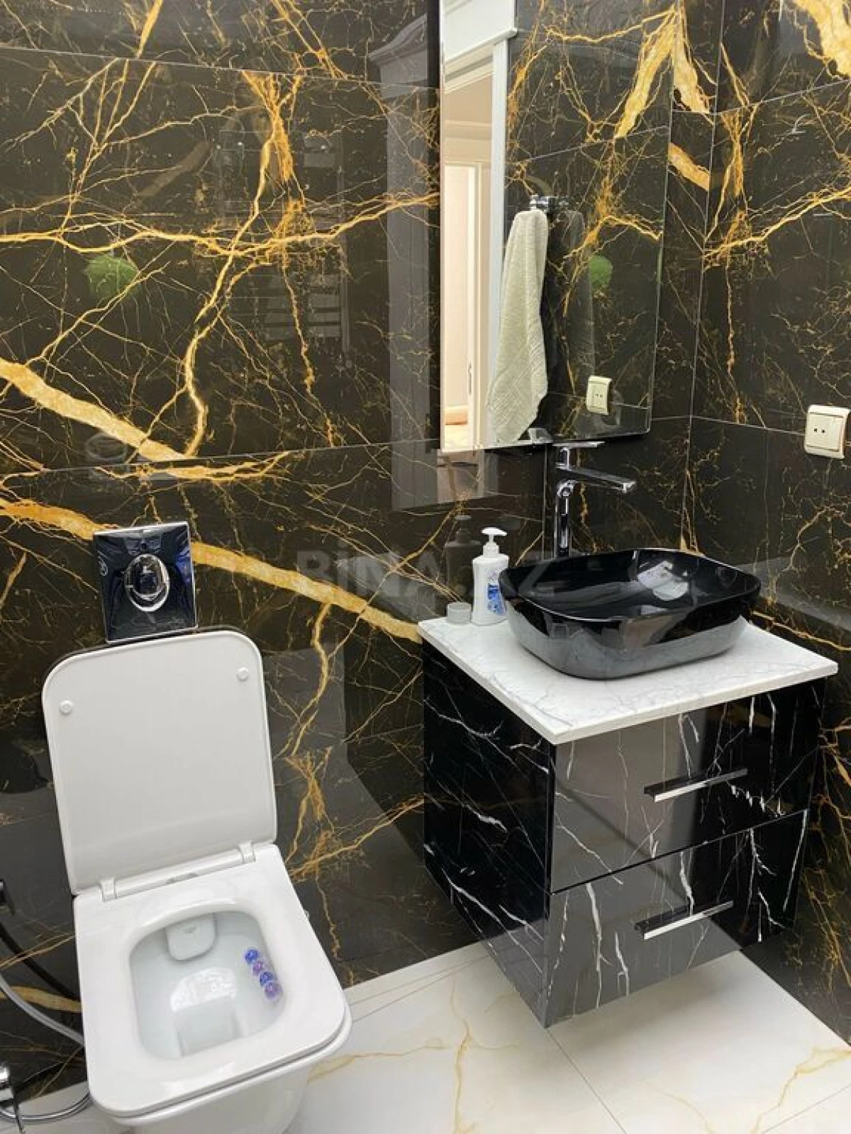 Satılır 2 otaqlı mənzil 66.9 m²