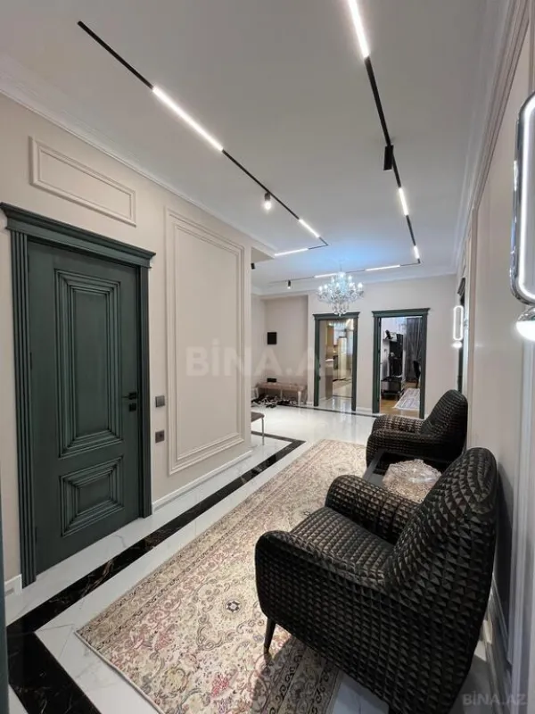 Satılır 3 otaqlı mənzil 147 m²
