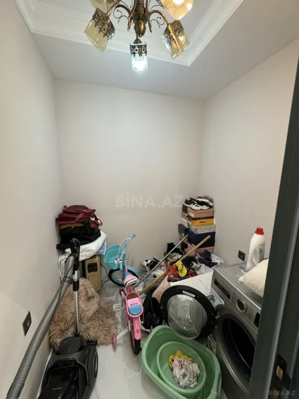 Satılır 3 otaqlı mənzil 147 m²