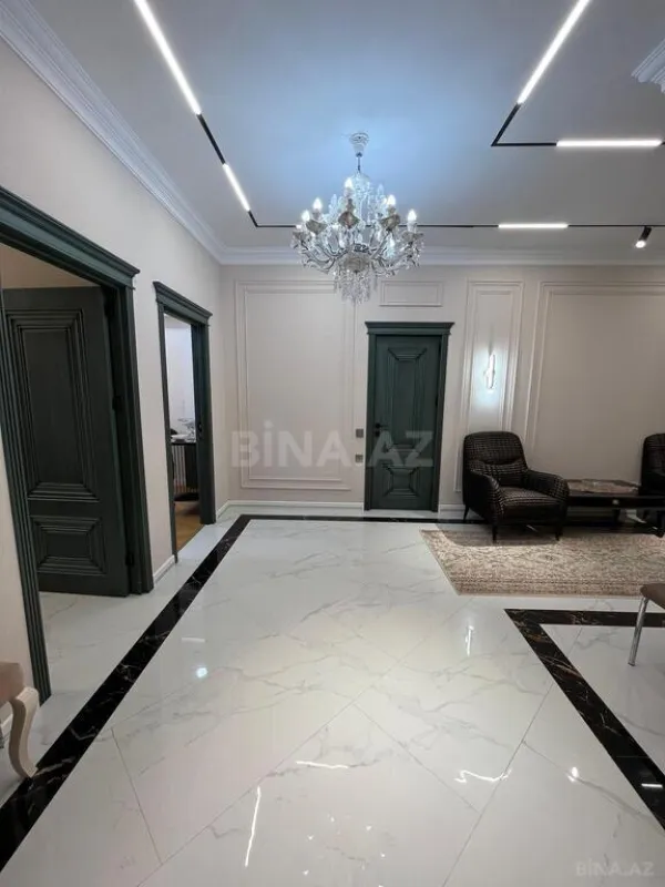 Satılır 3 otaqlı mənzil 147 m²
