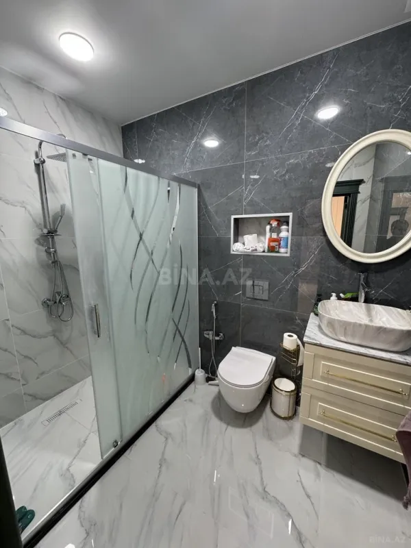 Satılır 3 otaqlı mənzil 147 m²