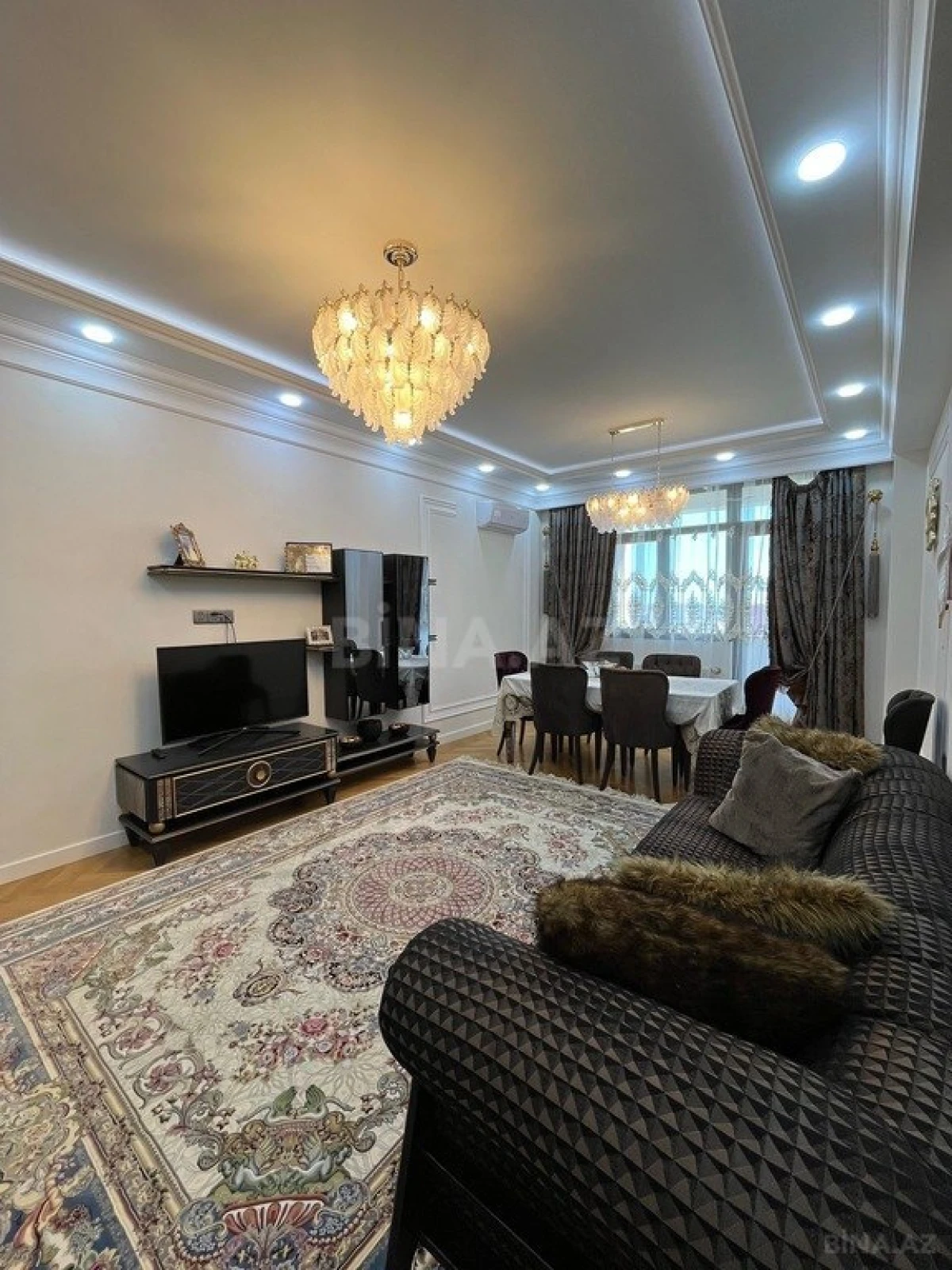 Satılır 3 otaqlı mənzil 147 m²
