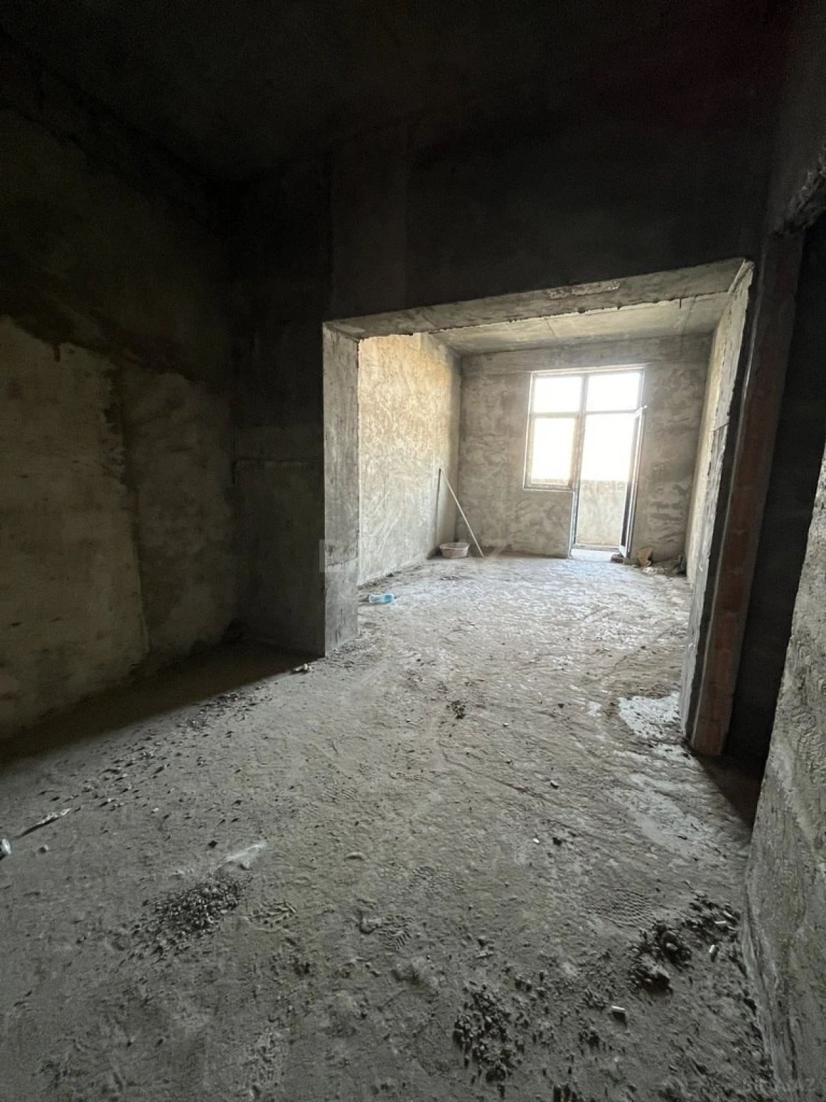 Satılır 3 otaqlı mənzil 117 m²