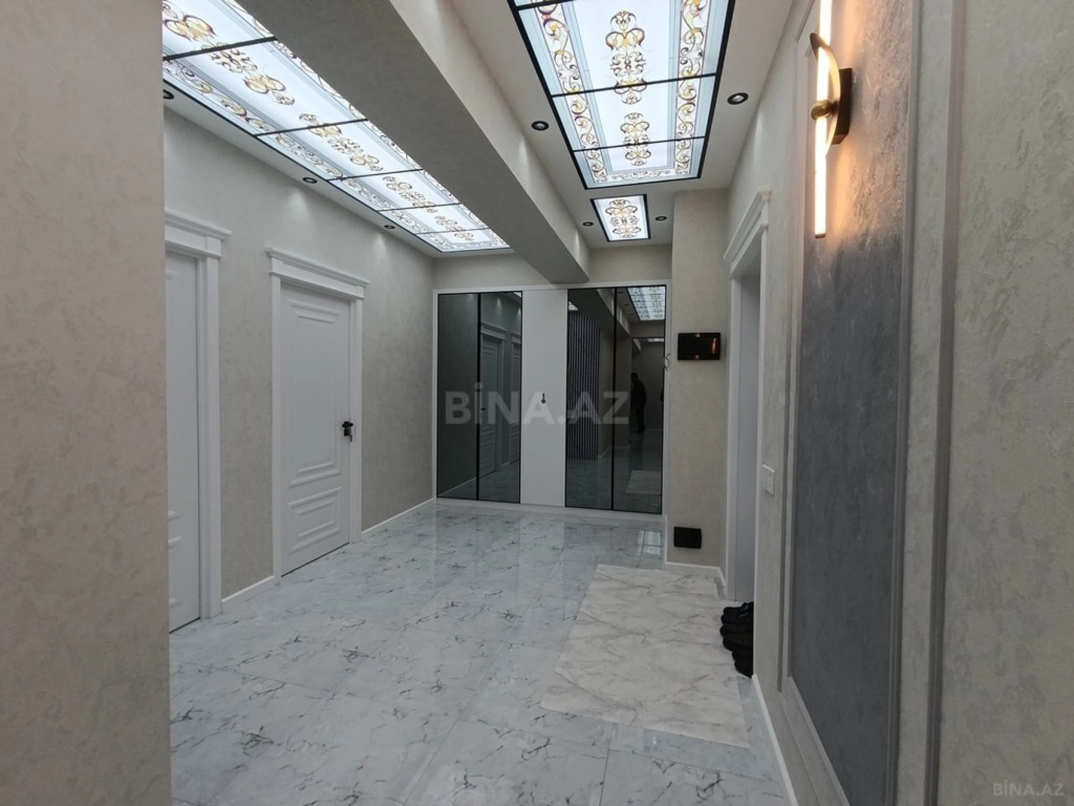 Satılır 4 otaqlı mənzil 155 m²