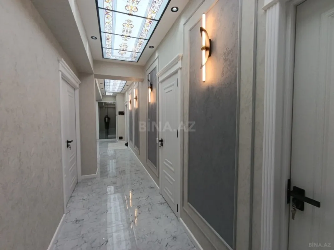Satılır 4 otaqlı mənzil 155 m²