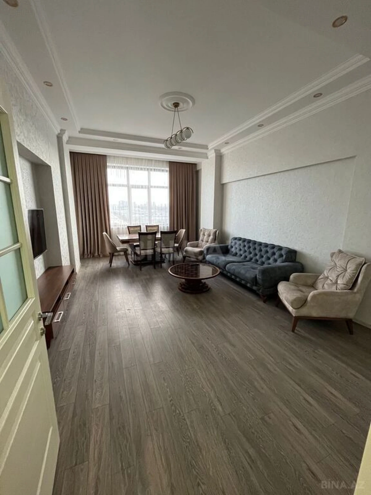 Kirayə verilir 2 otaqlı mənzil 95 m²