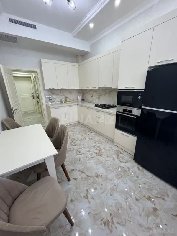 Kirayə verilir 2 otaqlı mənzil 95 m²