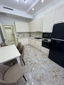 Kirayə verilir 2 otaqlı mənzil 95 m²