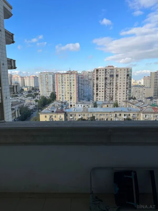Kirayə verilir 2 otaqlı mənzil 95 m²