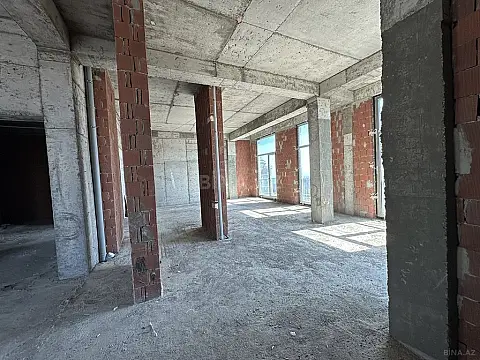 Satılır 4 otaqlı mənzil 280 m²