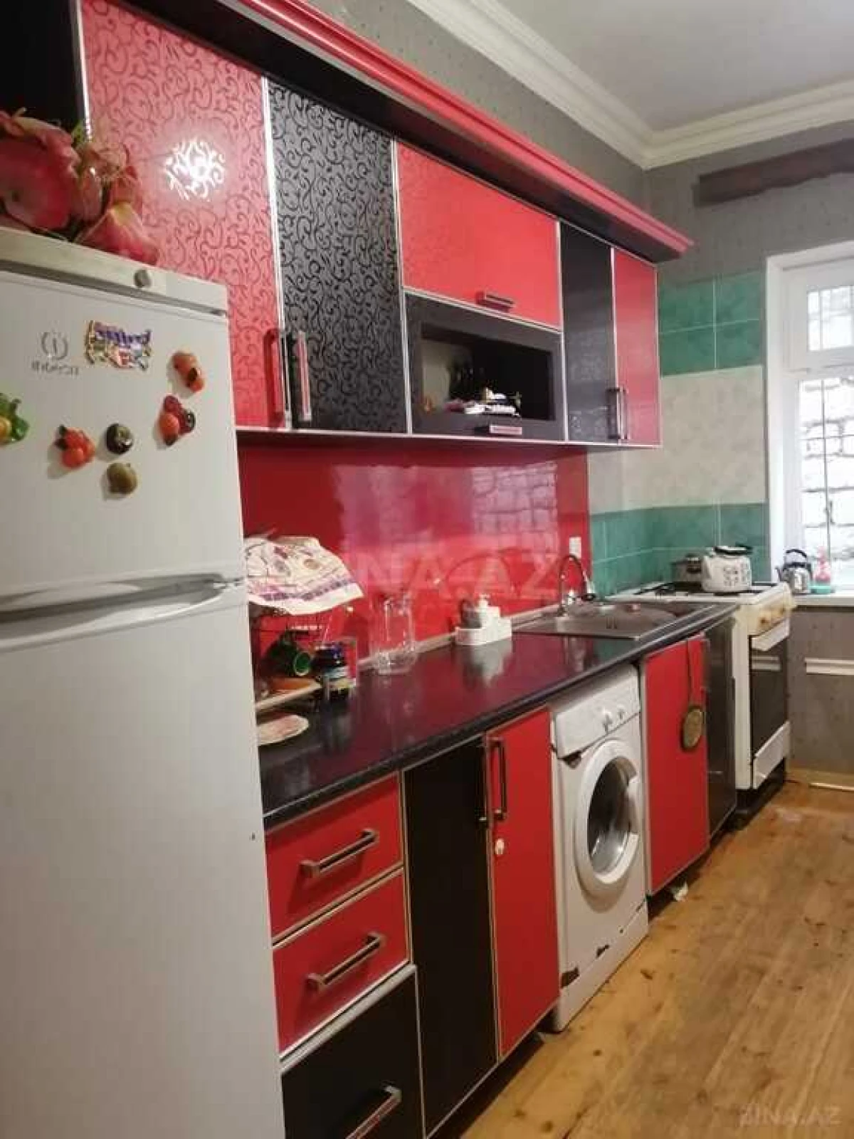 Satılır 5 otaqlı həyət evi 240 m²