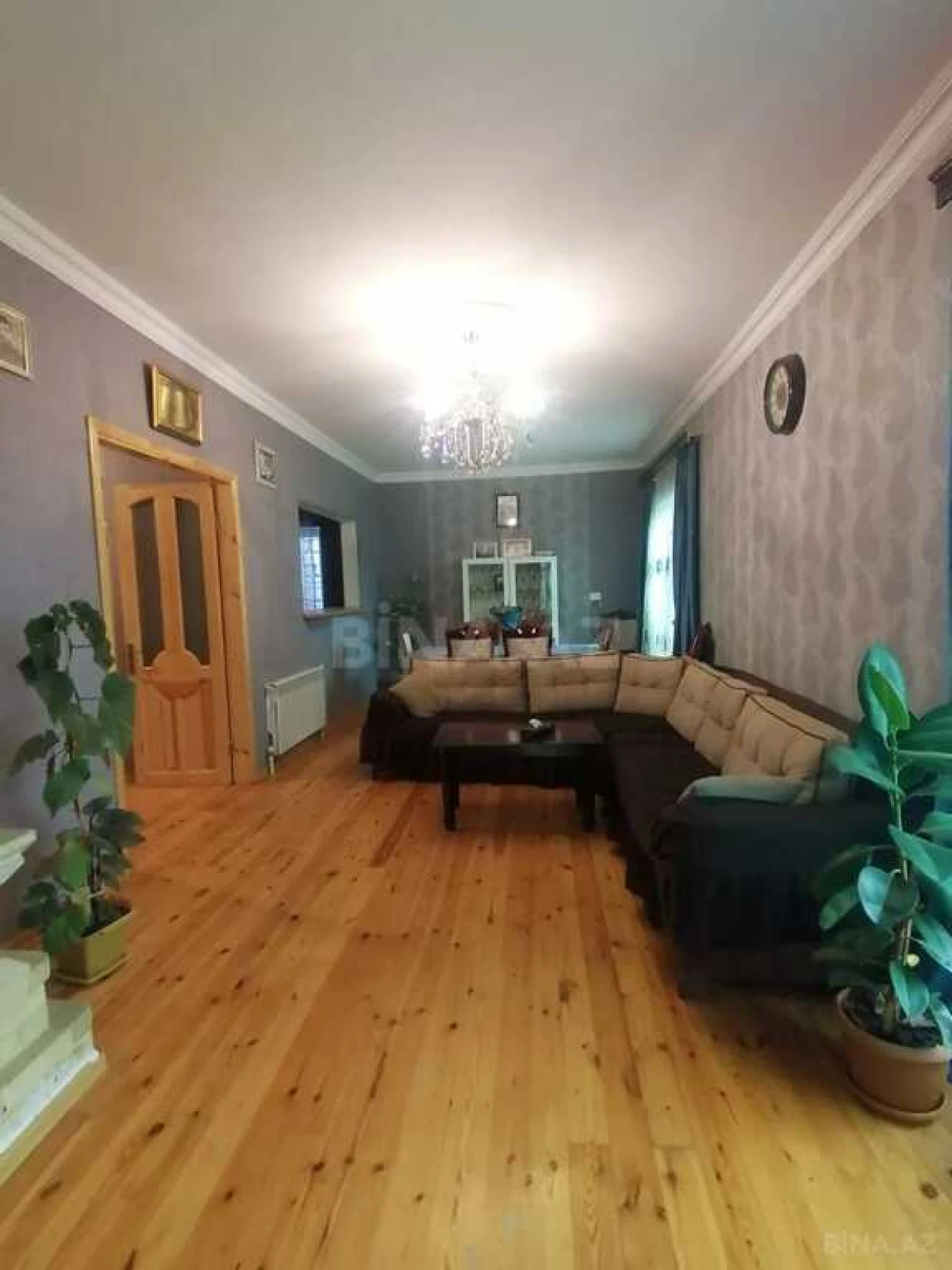 Satılır 5 otaqlı həyət evi 240 m²