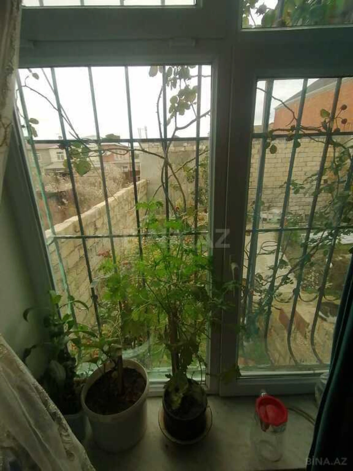 Satılır 5 otaqlı həyət evi 240 m²