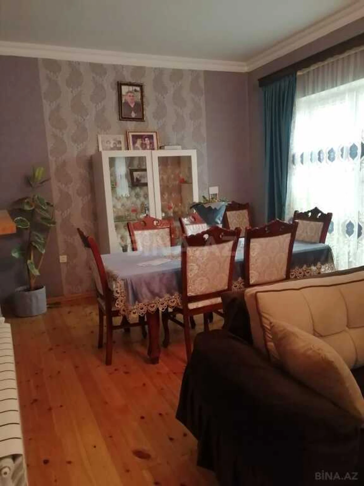 Satılır 5 otaqlı həyət evi 240 m²