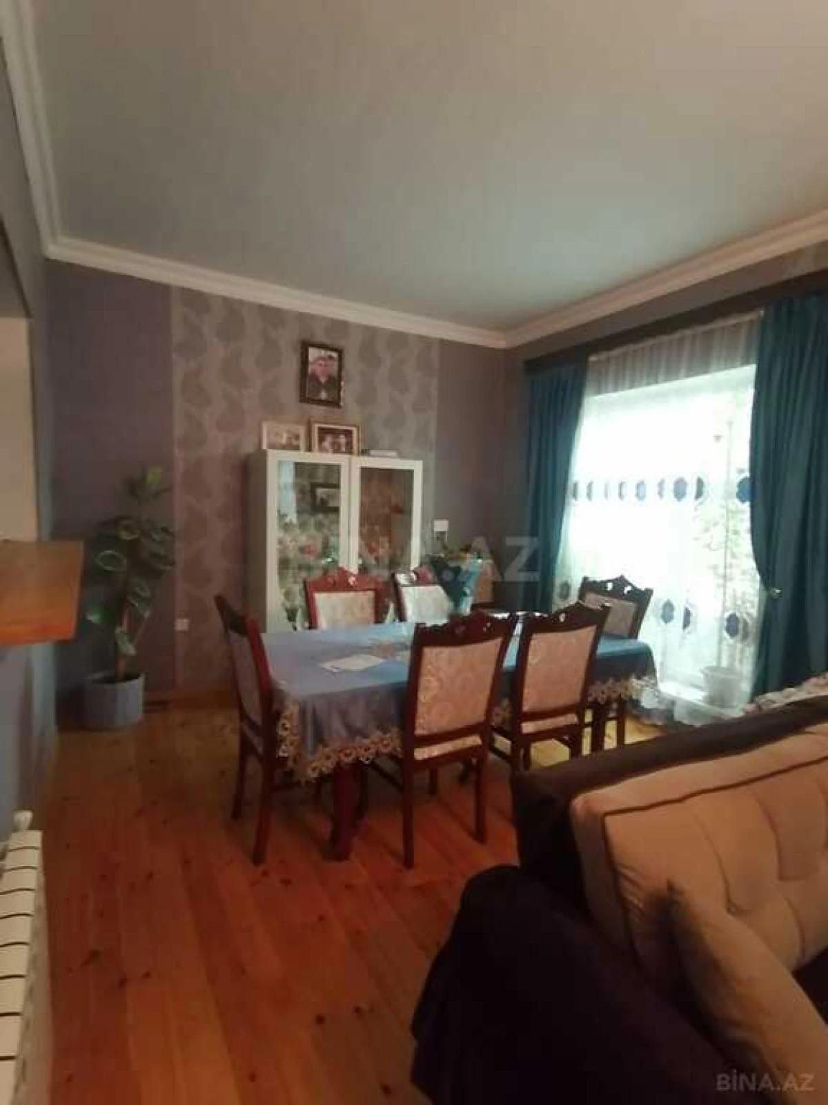 Satılır 5 otaqlı həyət evi 240 m²