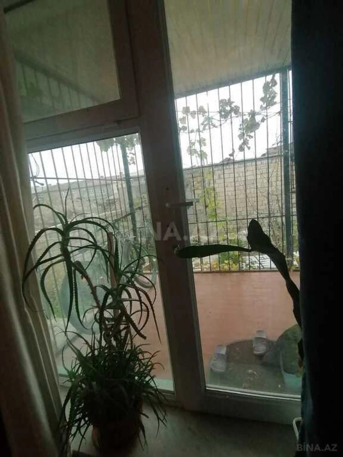 Satılır 5 otaqlı həyət evi 240 m²