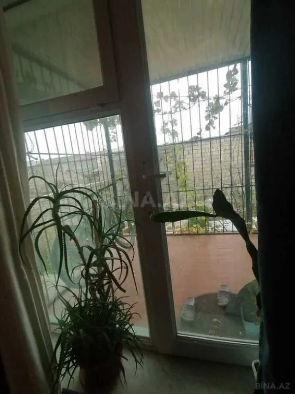 Satılır 5 otaqlı həyət evi 240 m²