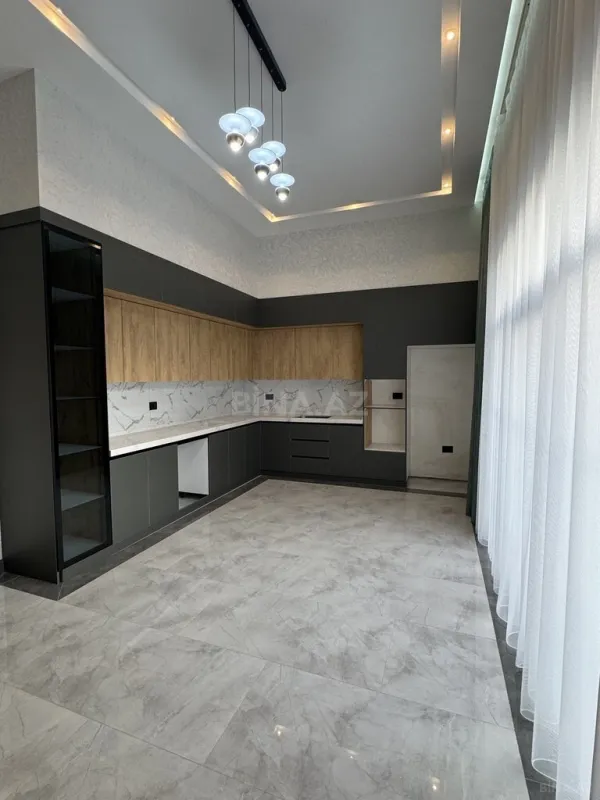 Satılır 6 otaqlı həyət evi 500 m²