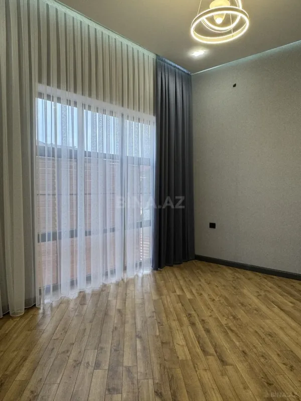 Satılır 6 otaqlı həyət evi 500 m²