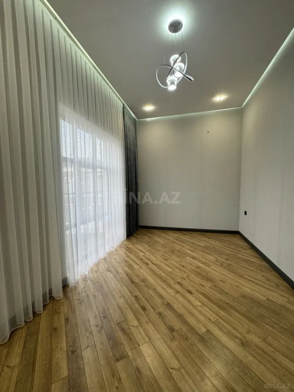 Satılır 6 otaqlı həyət evi 500 m²