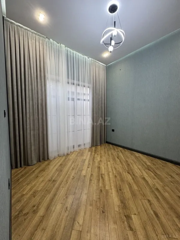 Satılır 6 otaqlı həyət evi 500 m²