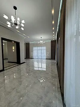 Satılır 6 otaqlı həyət evi 500 m²