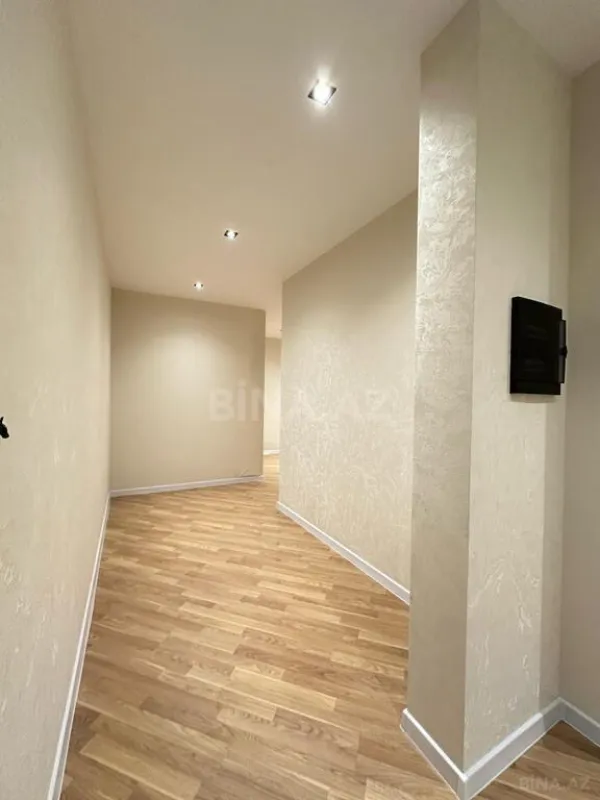 Satılır 4 otaqlı mənzil 140 m²